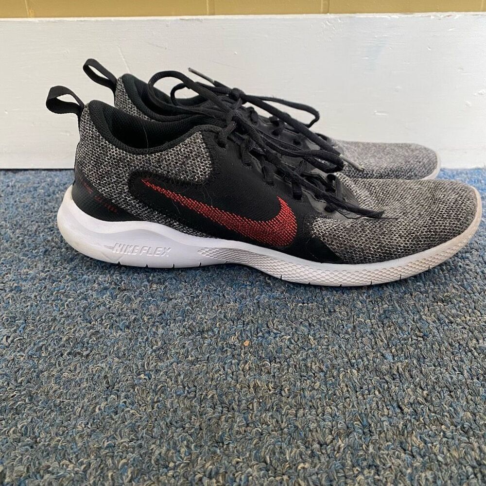 Nike flex men 9 tie up running shoes black red & white